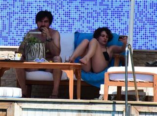Farah Zeynep Abdullah feet photo 14