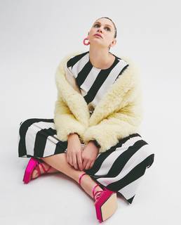 Farah Zeynep Abdullah feet photo 7