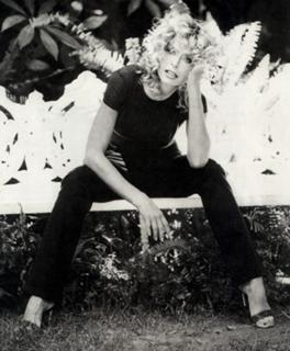 Farrah Fawcett feet photo thumbnail