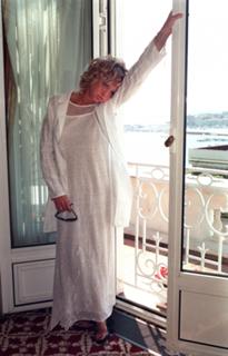 Farrah Fawcett feet photo thumbnail