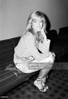 Farrah Fawcett feet photo thumbnail