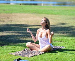 Farrah Laurel Abraham feet photo thumbnail