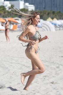 Farrah Laurel Abraham feet photo thumbnail