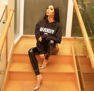 Faryal Makhdoom feet photo 3