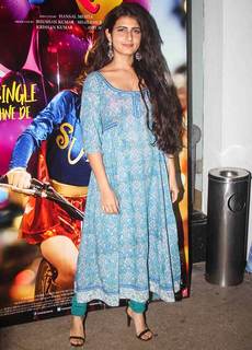 Fatima Sana Shaikh feet photo thumbnail