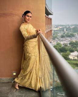 Fatima Sana Shaikh feet photo thumbnail
