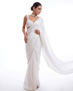 Fatima Sana Shaikh feet photo thumbnail