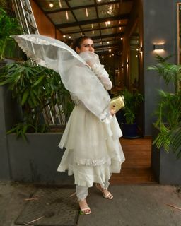 Fatima Sana Shaikh feet photo thumbnail