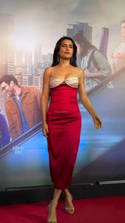 Fatima Sana Shaikh feet photo thumbnail