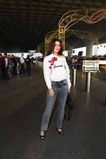 Fatima Sana Shaikh feet photo 10
