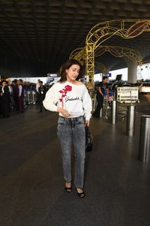 Fatima Sana Shaikh feet photo 8