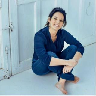 Faustine Bollaert feet photo thumbnail