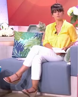 Faustine Bollaert feet photo thumbnail