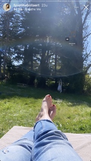 Faustine Bollaert feet photo thumbnail