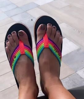 Faustine Bollaert feet photo thumbnail