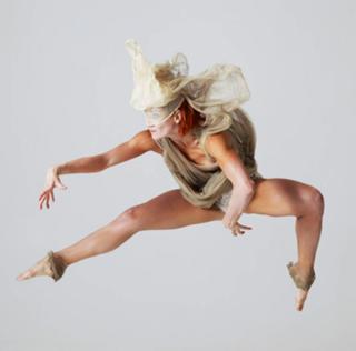 Fauve Hautot feet photo 10