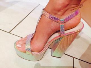 Faye Brookes feet photo 20