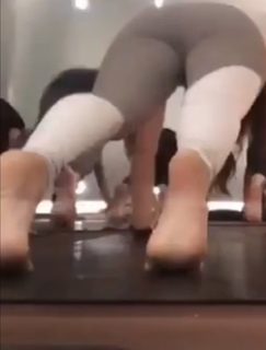 Faye Brookes feet photo 10