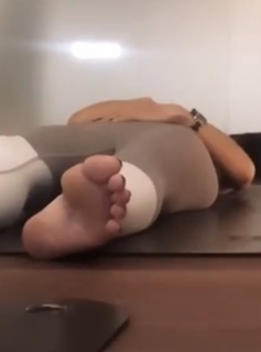 Faye Brookes feet photo 9