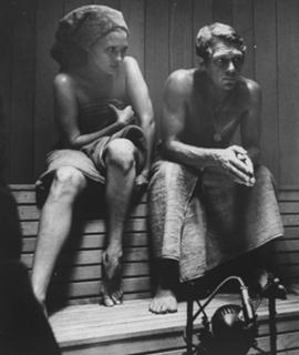 Faye Dunaway feet photo thumbnail