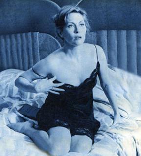 Faye Dunaway feet photo thumbnail