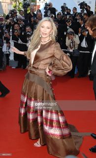 Faye Dunaway feet photo thumbnail