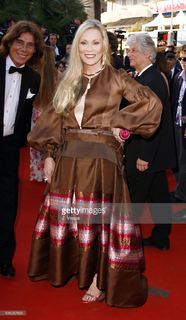 Faye Dunaway feet photo thumbnail