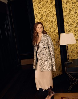 Faye Marsay feet photo thumbnail