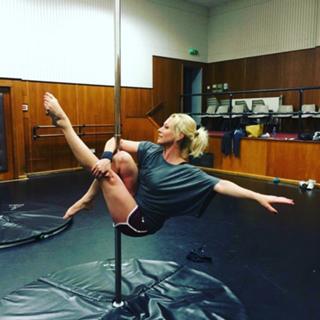 Faye Tozer feet photo 15