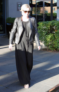Faye Tozer feet photo 10