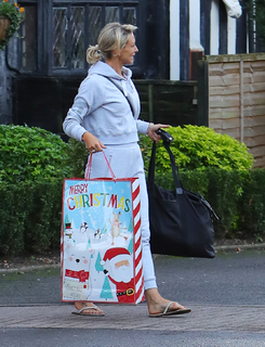 Faye Tozer feet photo 10