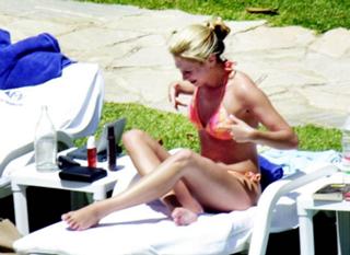 Faye Tozer feet photo 2