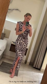 Faye Tozer feet photo 1