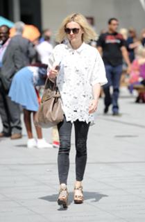 Fearne Cotton feet photo thumbnail