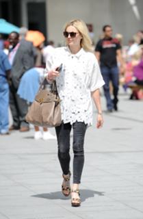 Fearne Cotton feet photo thumbnail
