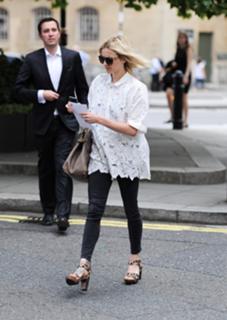 Fearne Cotton feet photo thumbnail