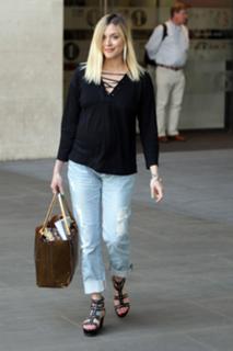 Fearne Cotton feet photo thumbnail
