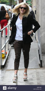 Fearne Cotton feet photo thumbnail