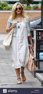 Fearne Cotton feet photo thumbnail