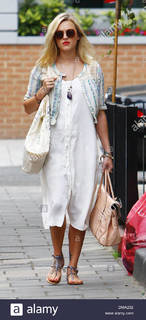 Fearne Cotton feet photo thumbnail