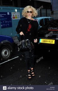 Fearne Cotton feet photo thumbnail
