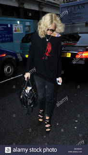 Fearne Cotton feet photo thumbnail