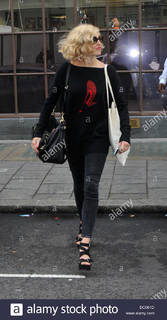 Fearne Cotton feet photo thumbnail