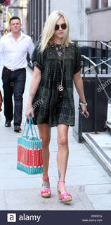 Fearne Cotton feet photo thumbnail