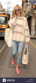 Fearne Cotton feet photo thumbnail