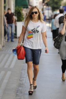 Fearne Cotton feet photo thumbnail