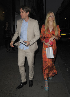 Fearne Cotton feet photo thumbnail