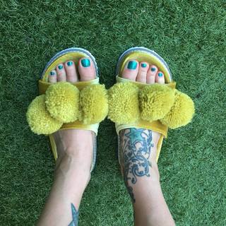 Fearne Cotton feet photo thumbnail