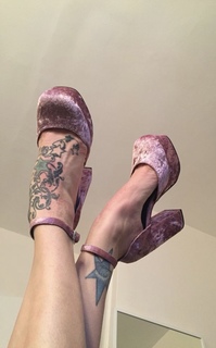 Fearne Cotton feet photo thumbnail
