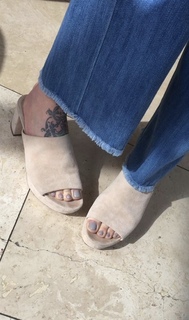Fearne Cotton feet photo thumbnail